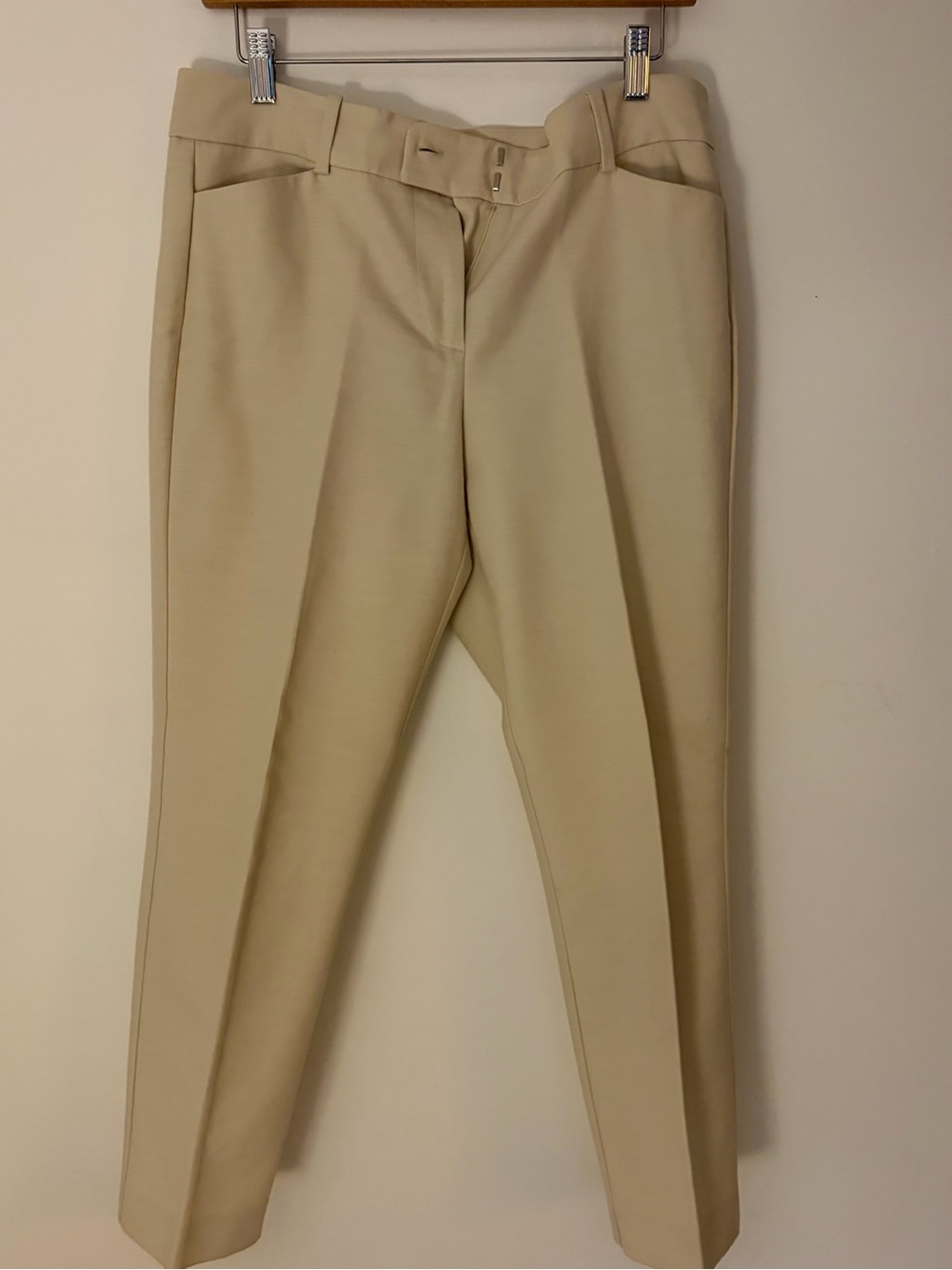 Ann Taylor Signature Petite Tailored Trousers in Cream